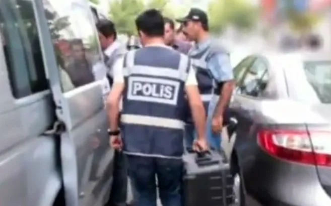 FETÖ'ye 58 ilde dev operasyon! 300 kişi...