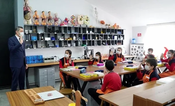 Son dakika: Eğitimde yeni yıla dikkat! Velilere önemli uyarı: Yüz yüze eğitim, tercihler ve kritik sınıflar...