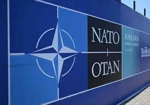 NATO'nun sembolü ne anlama geliyor?