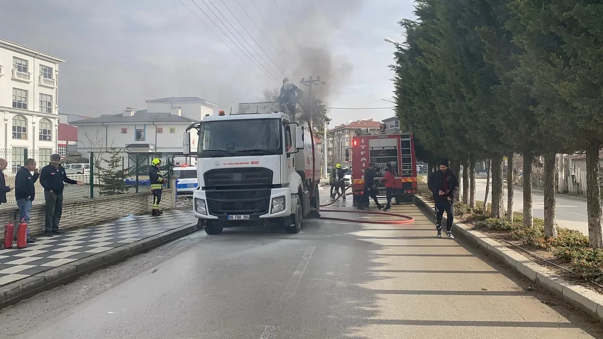 Bolu'da yol süpürme aracında yangın çıktı