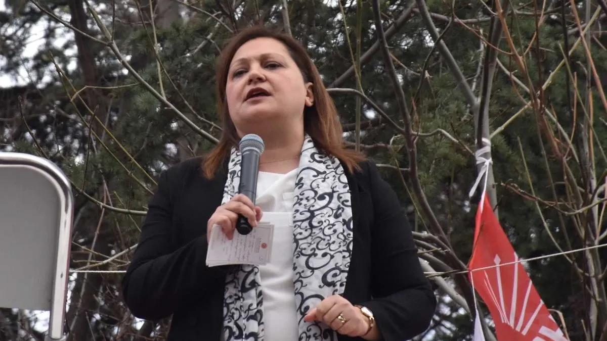 CHP'deki yeni krizin adresi Afyonkarahisar! Burcu Köksal partisini yaylım ateşine tuttu: Allah'tan korkmayıp kuldan utanmayanlarla hesaplaşacağım