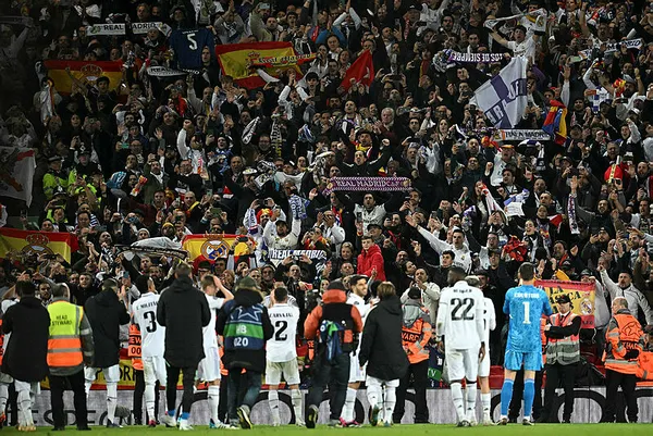 real-madridden-tarihi-geri-donus-liverpool-2-0a-ragmen-direnemedi-anfield-buyuk-sok-yasadi-1677018215442.jpg Real Madrid'den tarihi geri dönüş! Liverpool 2-0'a rağmen direnemedi... Anfield büyük şok yaşadı - 4