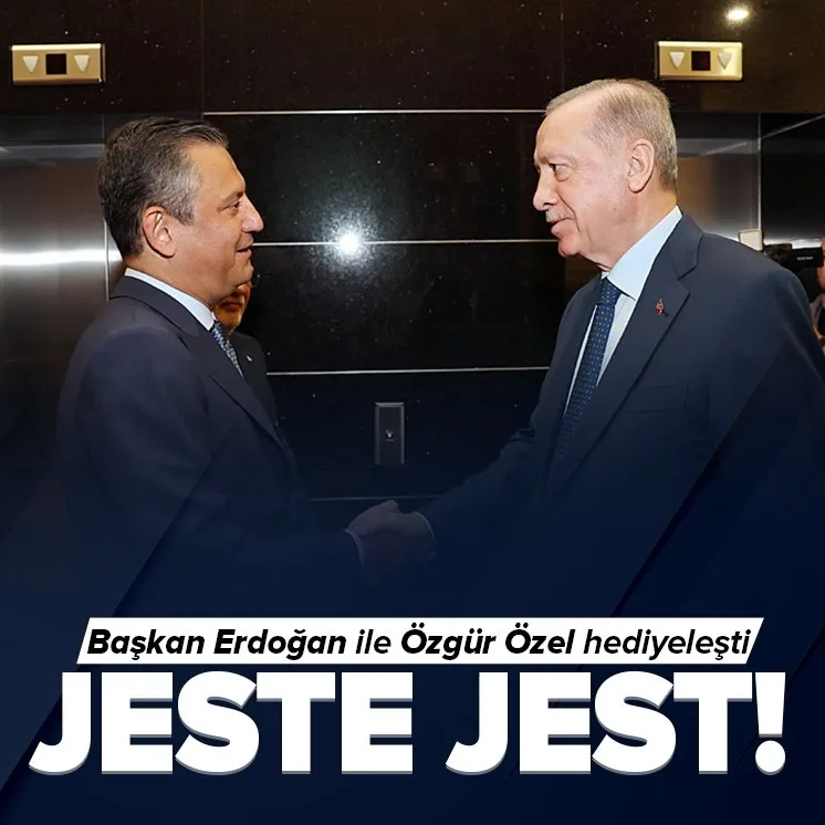 Başkan Erdoğan ile Özgür Özel hediyeleşti!