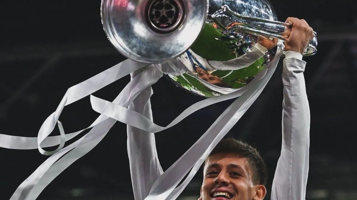Real Madrid Şampiyonlar Ligi'ni kazandı! Arda Güler tarihe geçti | Şampiyonlar Ligi kupasını kaldıran ilk Türk futbolcu...
