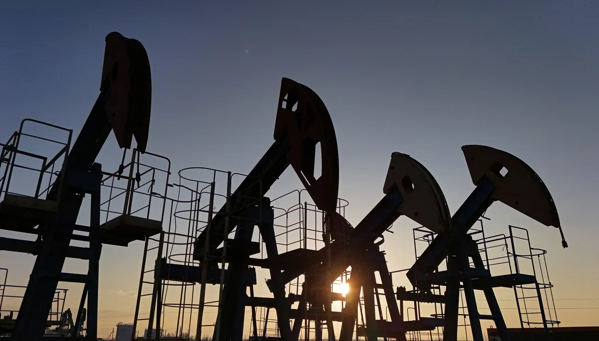 brent-petrol-bir-anda-firladi-fiyatlar-109-dolari-asti-1792175166985.jpg Brent petrol bir anda fırladı! Saatler içinde 105 dolardan 109 dolara yükseldi - 3