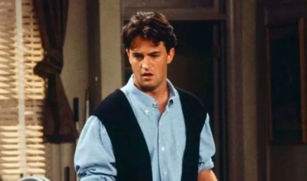 1698567437458.jpg Matthew Perry kimdir, neden öldü? Friends dizisinin Chandler Bing'i kaç yaşındaydı? Rol aldığı dizi ve filmler... - 6