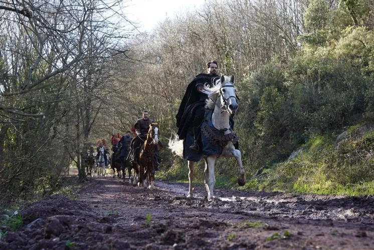 1776232562535.jpg Kuruluş Orhan yine nefes kesecek: Hem kalpler hem de kılıçlar sınanıyor! - 3