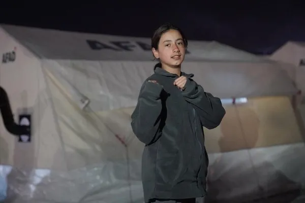 hayalleri-enkaz-altinda-kaldi-ama-o-yilmadi-hedef-turkiye-sampiyonlugu-1677159012044.jpg Hayalleri enkaz altında kaldı ama o yılmadı! Hedef Türkiye şampiyonluğu - 4