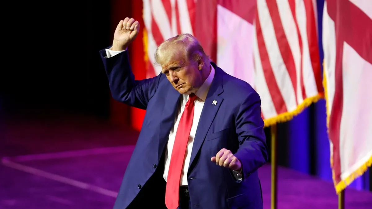 Trump'tan İran'a şarkılı gönderme! Hamaney'i tabuta koyacağız