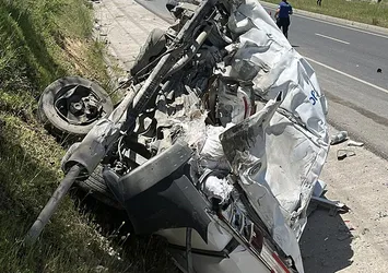 Muğla'da TIR ile ticari araç çarpıştı: 1 ölü