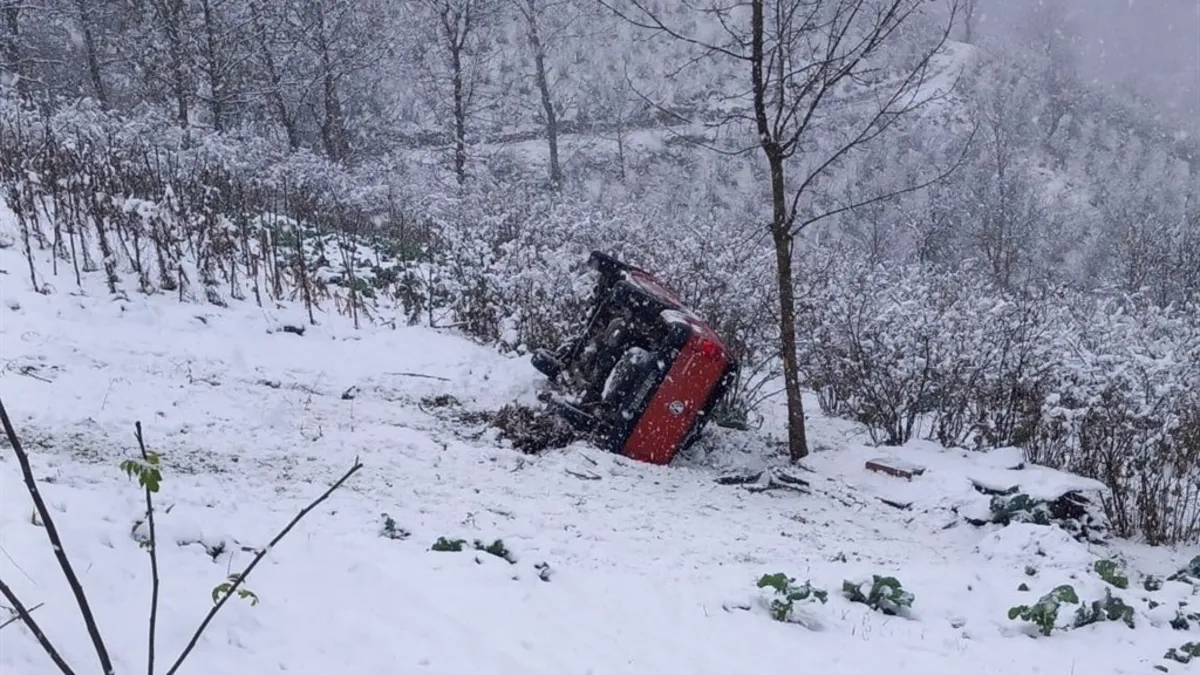 Ordu’da feci kaza! Kamyonet şarampole yuvarlandı: 6 yaralı