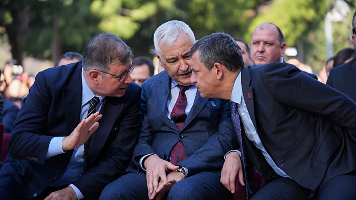 İzmir Büyükşehir'de maaş krizi sonrası belediye taşınmazları satışa çıkıyor