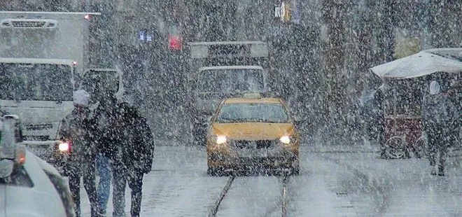 Güneş kar toplamaya başladı 🌤 İstanbul'a şiddetli kar yağışı uyarısı yapıldı ❄ Meteoroloji o illeri tek tek açıkladı