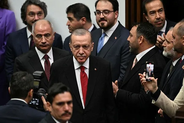 Başkan Erdoğan’dan yerel seçimin işaret fişeği: Yeniden İstanbul