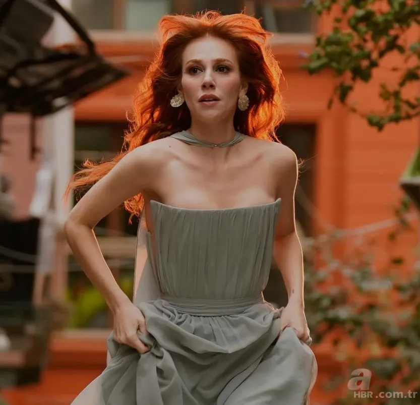 Elçin Sangu'nun annesini gören dönüp bir daha baktı! Gözlerden uzak yaşıyor! "Ablası mı annesi mi?" 4