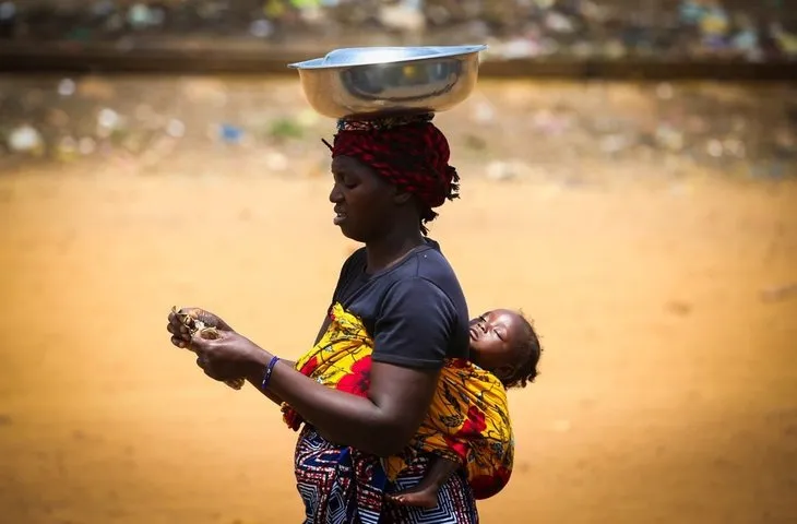 Dünyanın en çaresiz anneleri Gine’de