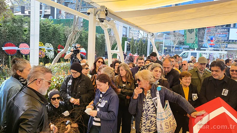 'Büyük Hilmi'ye veda! Şinasi Yurtsever son yolculuğuna uğurlandı 18