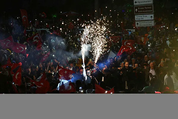 Türkiye’nin 81 ilinden Başkan Erdoğan’ın zaferinin sevinç görüntüleri! Başkan Erdoğan’ın konuşmaları…
