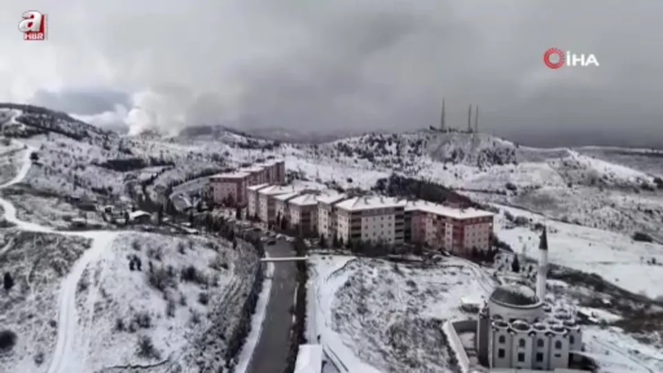 Kar yağışı sonrası kent siyah beyaz oldu