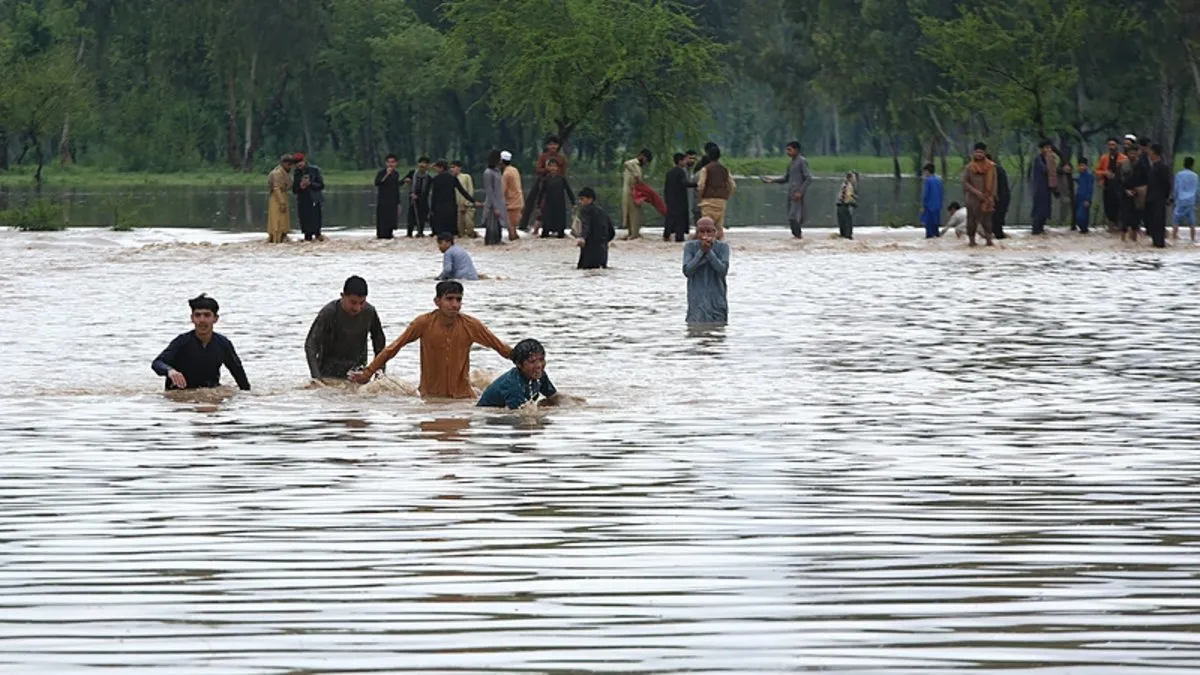 Pakistan daki sel ve yıldırımlarda can kaybı 71 e yükseldi