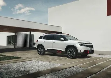 Citroen'in yeni modeli C5 Aircross SUV Türkiye'de! Dizel Citroen C5 Aircross'un Türkiye fiyatı ne kadar?