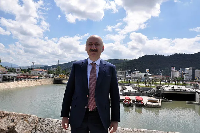Ulaştırma Bakanı Karaismailoğlu: Ağustosta iç hatta 5.7 milyon, dış hatta 3.8 milyon yolcuya ulaştık - 4