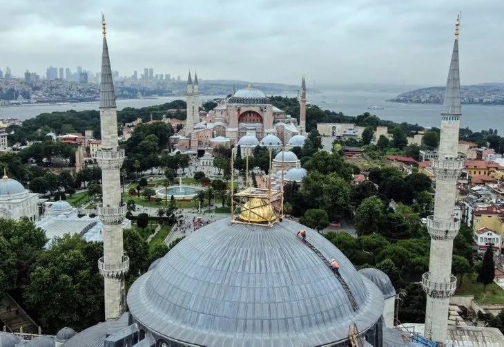 Sultanahmet Camii’nde hareketli anlar! Havadan böyle görüntülendi