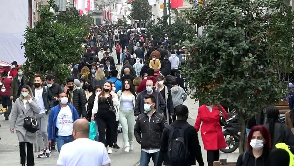 Uzmanlardan koronavirüs ve Omicron müjdesi! Bitiş için o tarihi işaret ettiler