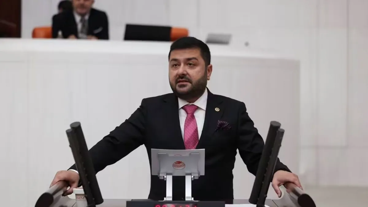 CHP Milletvekili beni dudağımdan öpmeye çalıştı