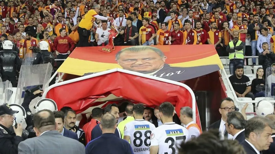 Galatasaray'dan olay gönderme! Fenerbahçe'ye "ağlama" mesajı...