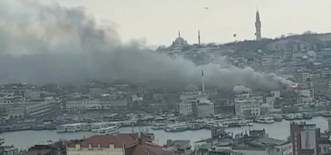 Eminönü'nde bir iş yerinde yangın!