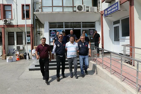 Son dakika: Mersin'de şüpheli ölümlerin ardından peş peşe gözaltılar - 2