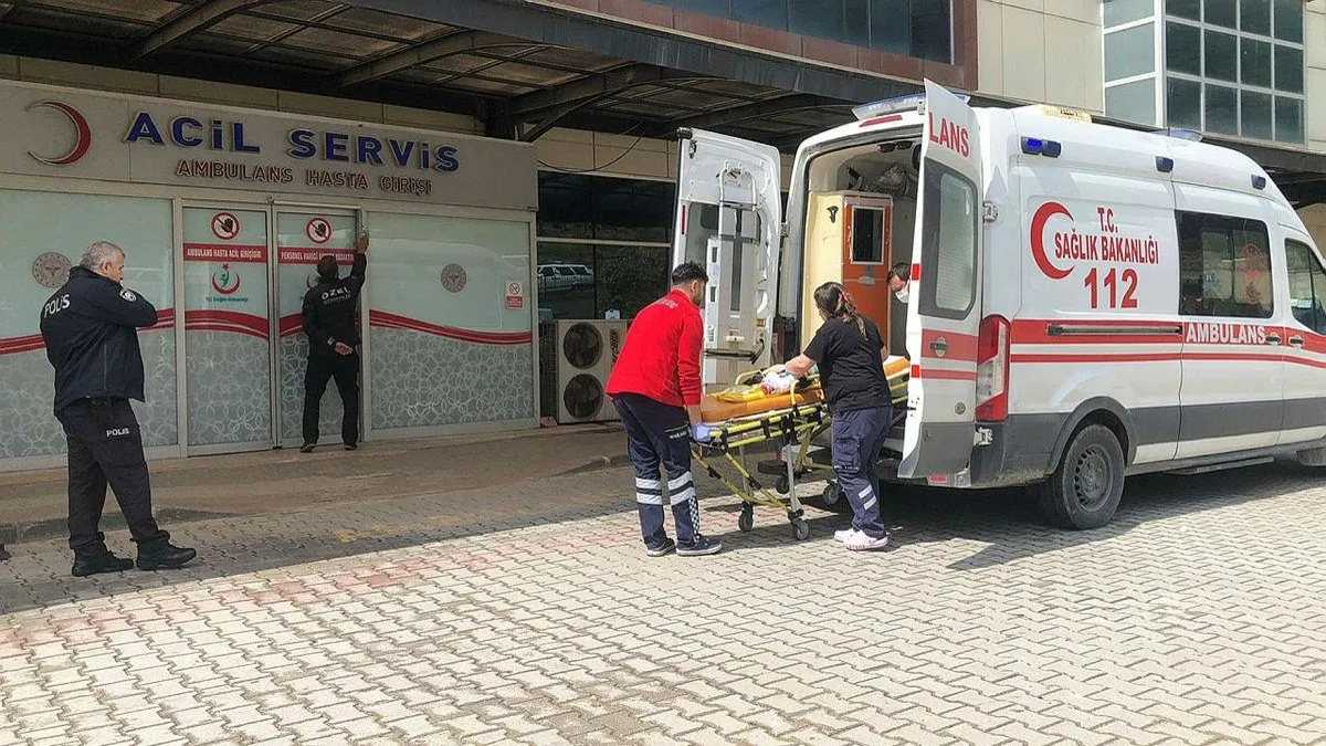 3 yaşındaki çocuk balkondan düştü! Hastaneye kaldırıldı