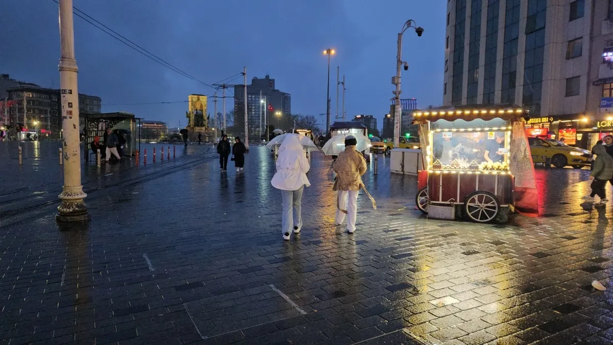 22-nisan-carsamba-hava-durumu-kuvvetli-yagislar-hangi-illeri-etkileyecek-1776835843162.jpg 22-23 Nisan tarihlerinde beklenen kuvvetli sağanak yağışın etkili olacağı iller harita üzerinde tek tek işaretlendi. (Fotoğraf: İHA)