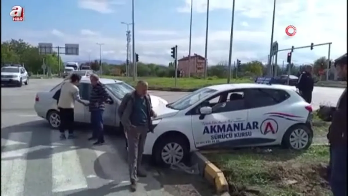 Işık ihlali kazaya neden oldu: 3 yaralı