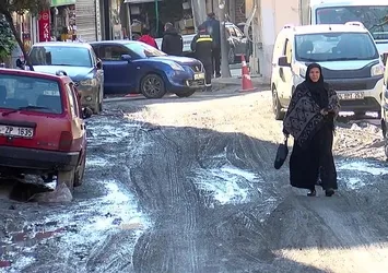 CHP'li İBB'nin çileye dönüşen alt yapı çalışması! Beyoğlu çamura büründü