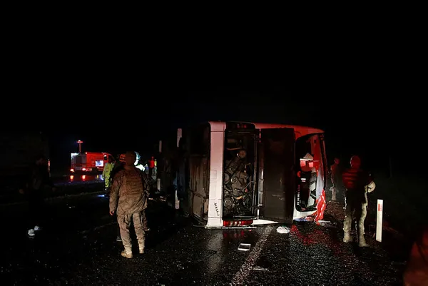 Son dakika | Diyarbakır'da korkunç kaza! Çok sayıda ölü ve yaralı var - 2