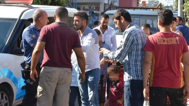 Adana'da iğrenç olay! 6 yaşındaki kızının taciz edildiğini balkondan gördü - 1