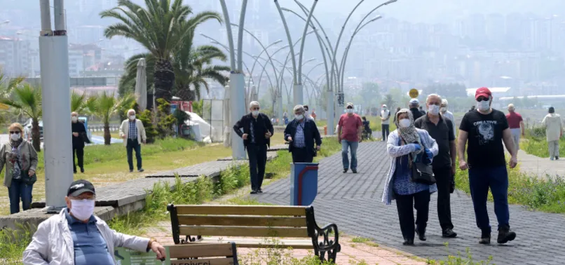 Başhekimden sahile akın eden vatandaşlara sert tepki: Hakkımızı helal etmiyorum