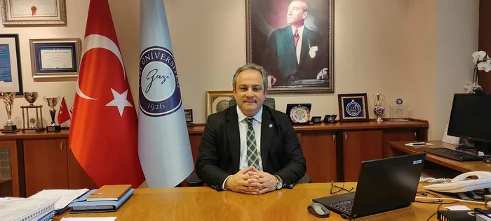 Sağlıkçıların toplam vaka sayısı içindeki oranı aşıdan sonra 4 kat azaldı