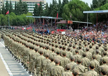 2 yıllık mezunlar kısa dönem askerlik mi yapacak?