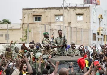 Mali'de askeri darbeyi meşrulaştırma çabası! Sözde seçim yapacaklar