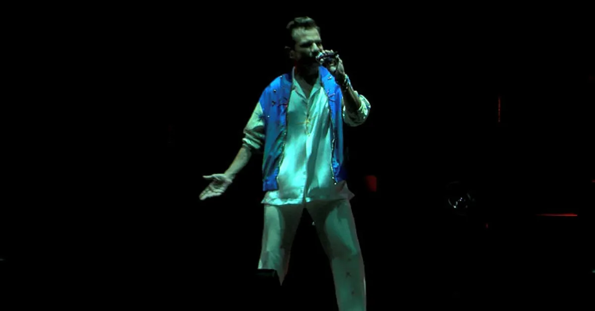 İstanbul’da Kenan Doğulu konserinde “baskın”