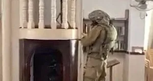 İşgalci İsrail askerlerinden camiye çirkin saldırı