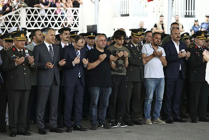 Pençe-Kilit'te Şehit olan Piyade Uzman Çavuş Kadir Kemik toprağa verildi - 10