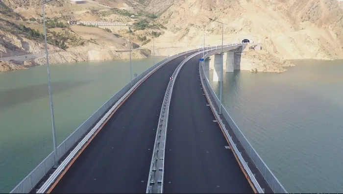 yusufeli-merkez-viyadugu-trafige-aciliyor-seyahat-suresi-25-dakika-birden-kisalacak-1718024309566.jpg Yusufeli Merkez Viyadüğü trafiğe açılıyor! Seyahat süresi 25 dakika birden kısalacak... - 3