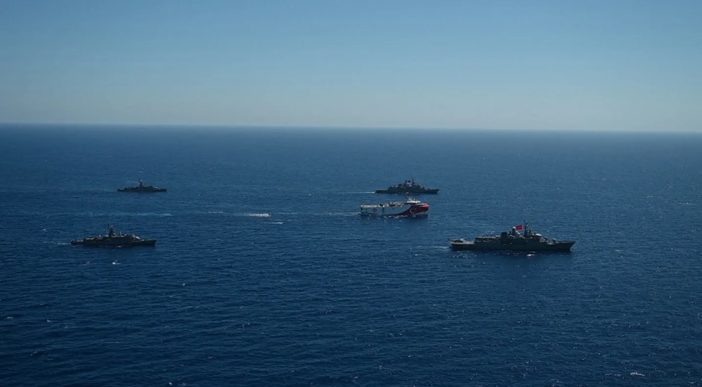 Son dakika: Fırkateyn ve korvetler Doğu Akdeniz'de Oruç Reis'le