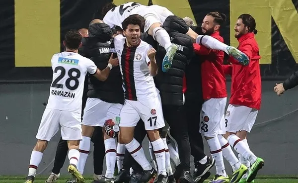 besiktas-karagumruk-maci-ne-zaman-fatih-karagumruk-besiktas-maci-hangi-kanalda-super-lig-22-hafta-mac-programi-1675077248532.jpg Beşiktaş- Karagümrük maçı ne zaman? Fatih Karagümrük - Beşiktaş maçı hangi kanalda? Süper Lig 22. hafta maç programı! - 1