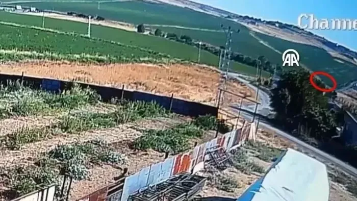 narin-guranin-cansiz-bedenini-saklayan-nevzat-bahtiyarin-aracinin-olay-gunu-goruntuleri-kamerada-1732639943284.jpeg Narin Güran'ın cansız bedenini saklamıştı! Nevzat Bahtiyar'ın aracı olay yerine böyle gitmiş - 1