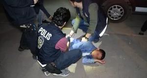 Adana’da yardıma giden sağlık ekiplerine saldırı!